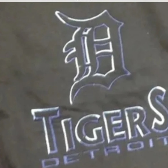 MLB DETROIT TIGERS sweatshirt - Picture 3 of 3